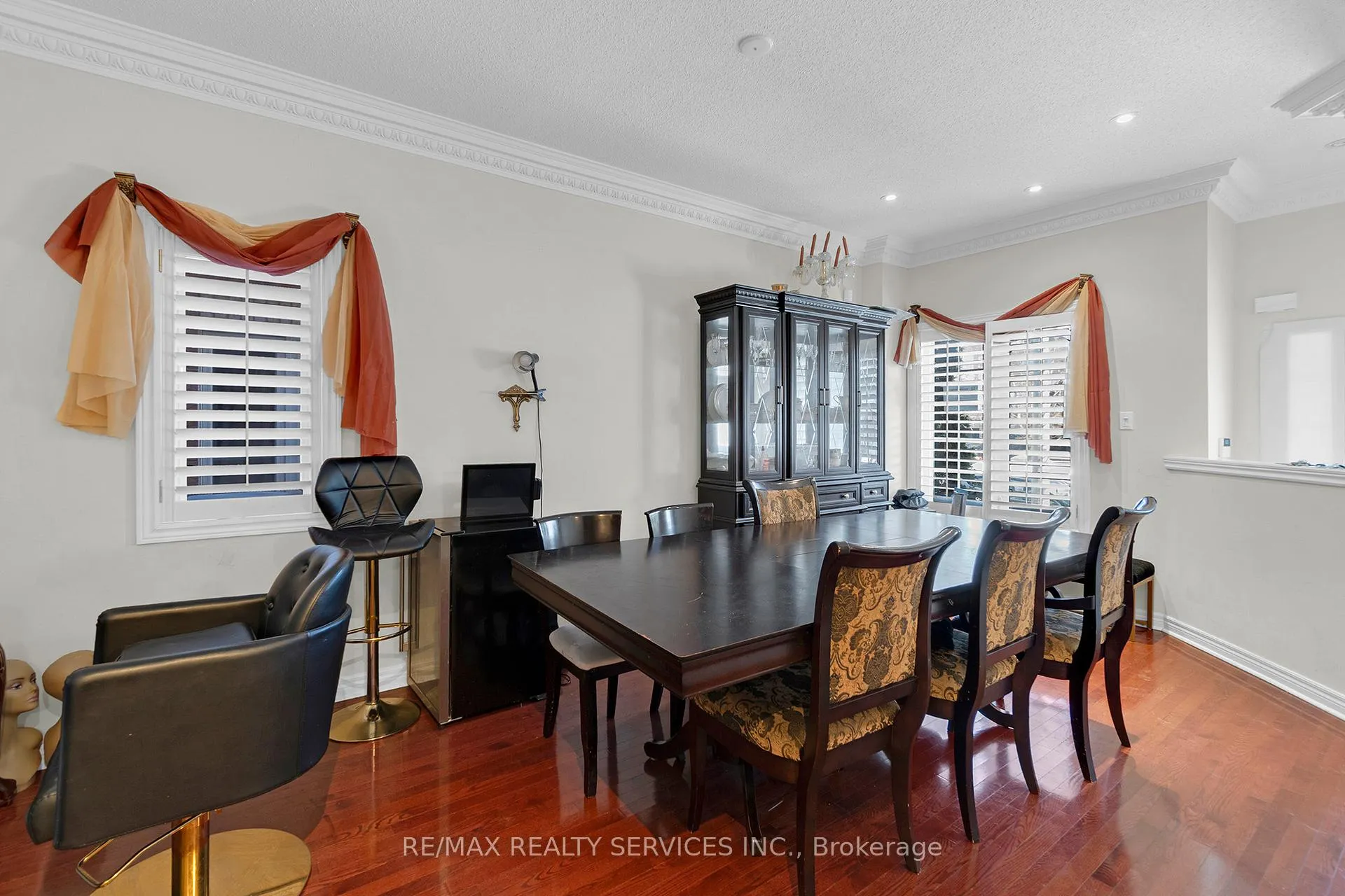 Photo 7 of 43 Masters Green Crescent, Brampton, Snelgrove — HOMEH