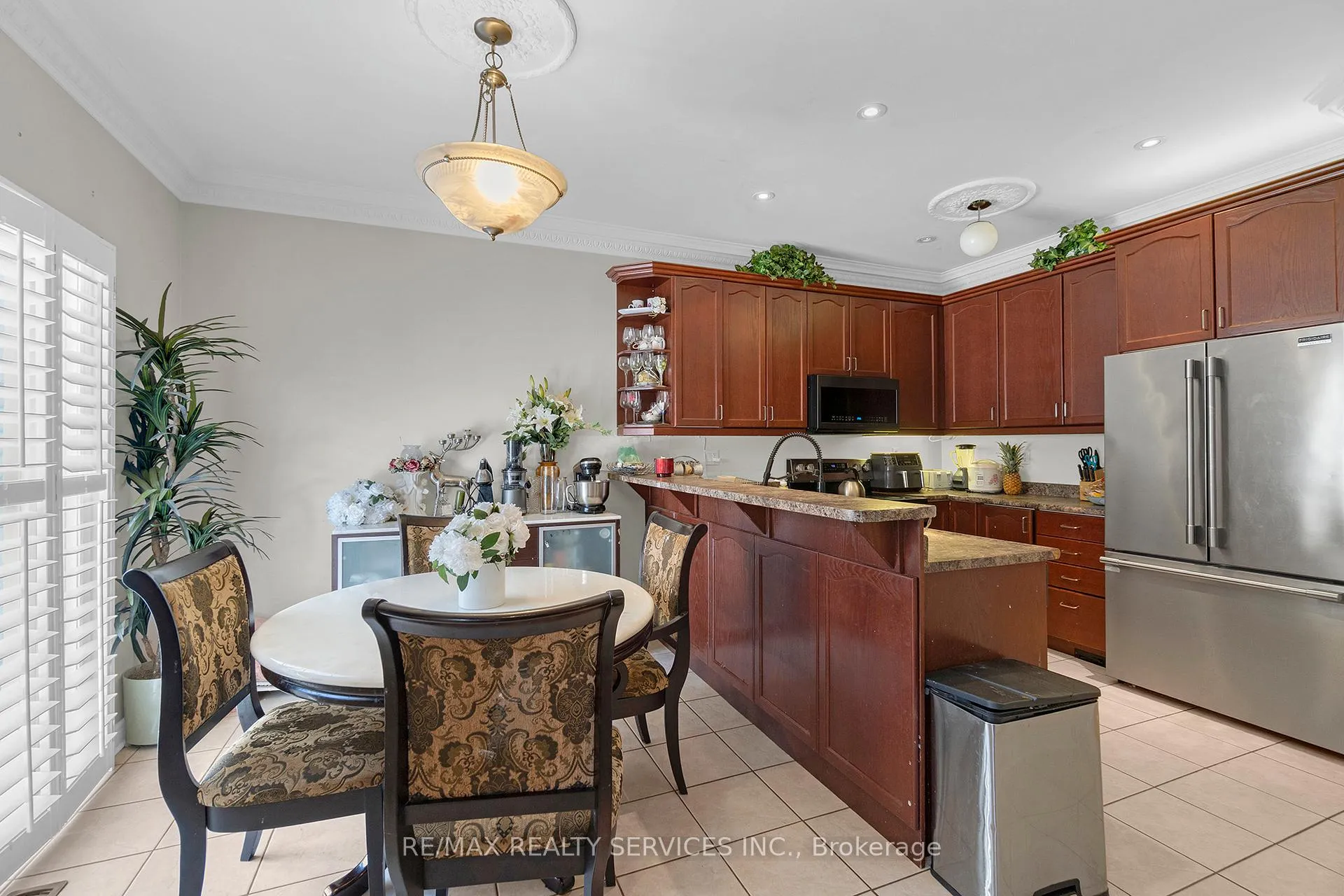 Photo 11 of 43 Masters Green Crescent, Brampton, Snelgrove — HOMEH