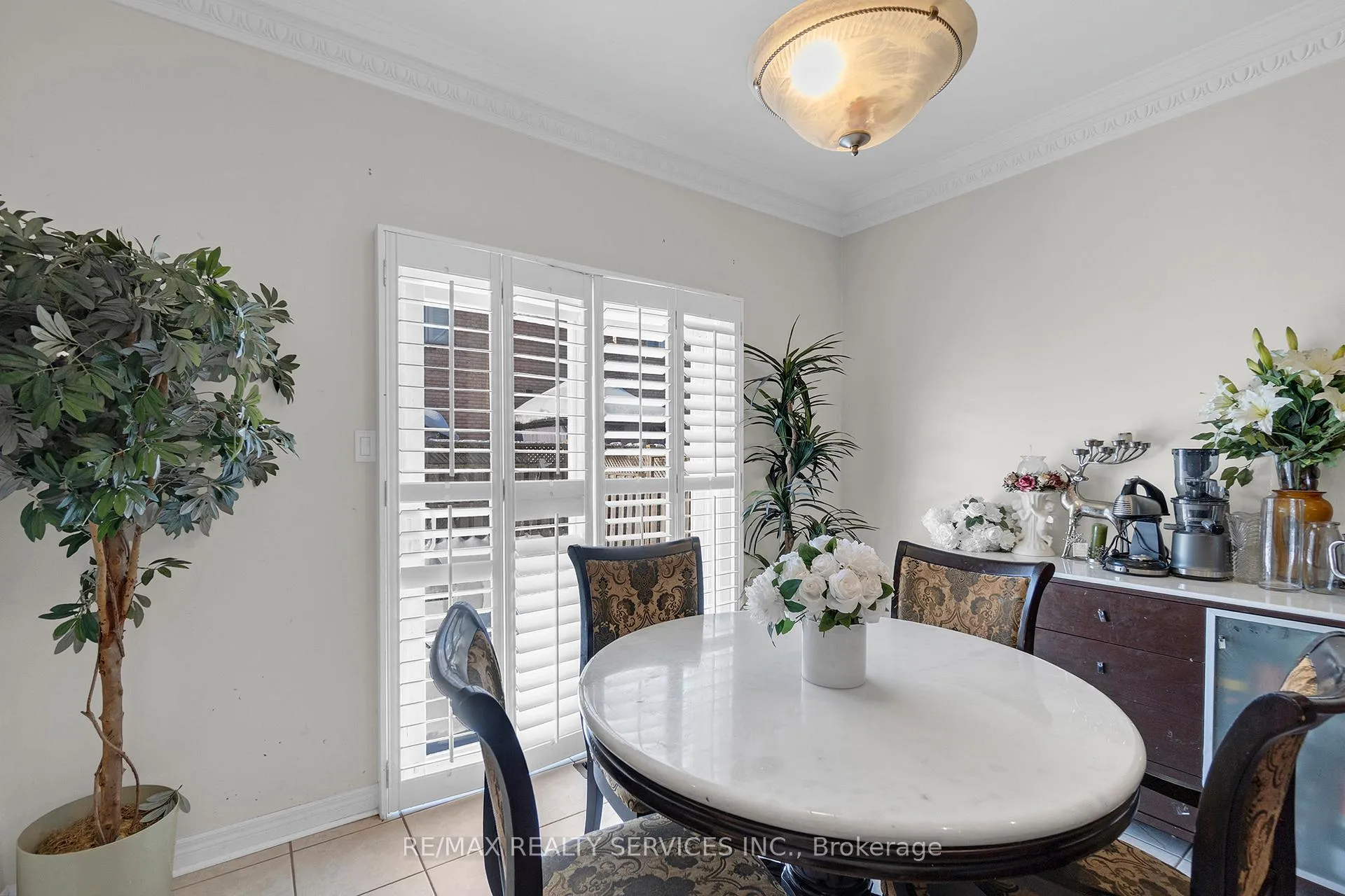 Photo 12 of 43 Masters Green Crescent, Brampton, Snelgrove — HOMEH