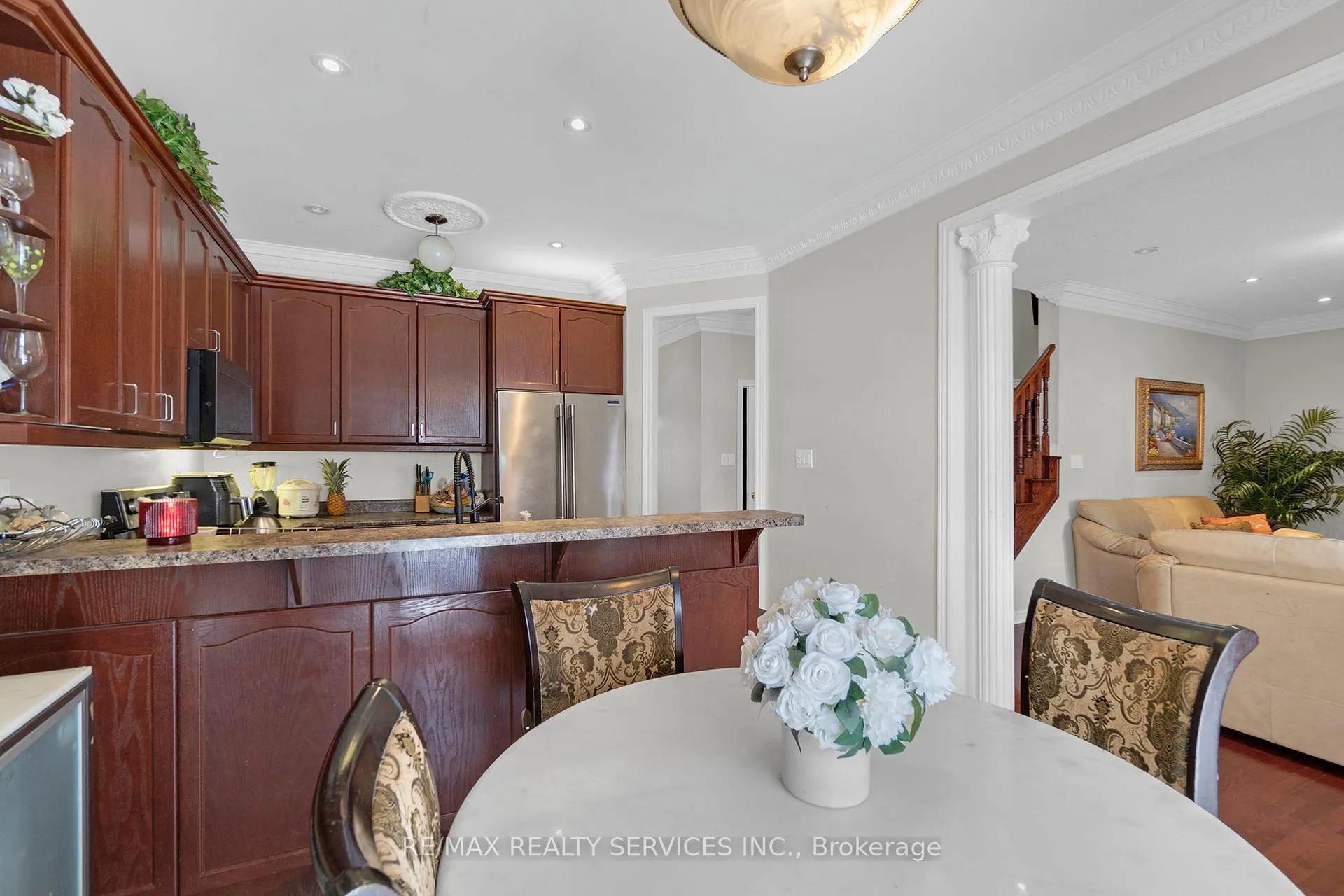 Photo 13 of 43 Masters Green Crescent, Brampton, Snelgrove — HOMEH