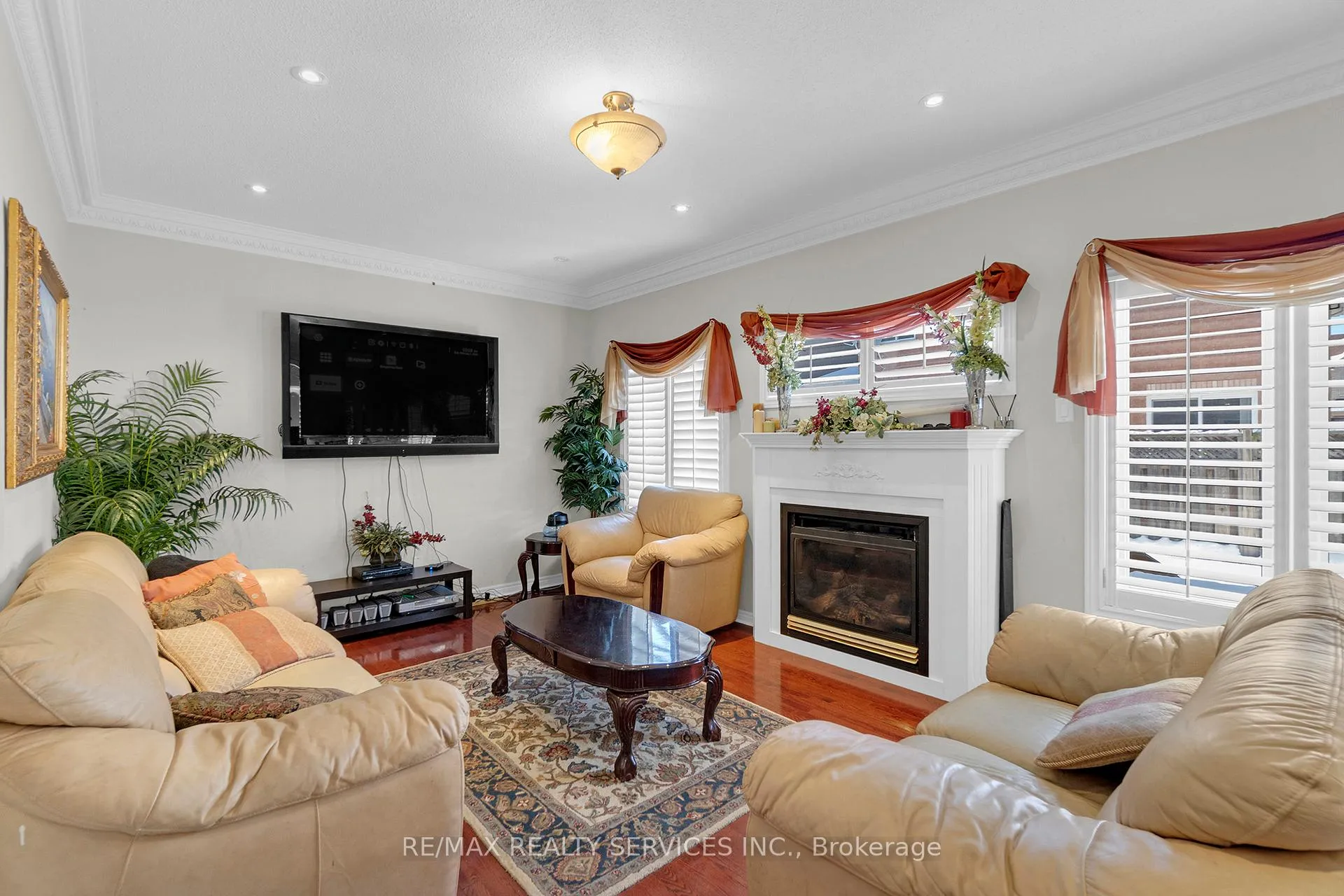 Photo 15 of 43 Masters Green Crescent, Brampton, Snelgrove — HOMEH