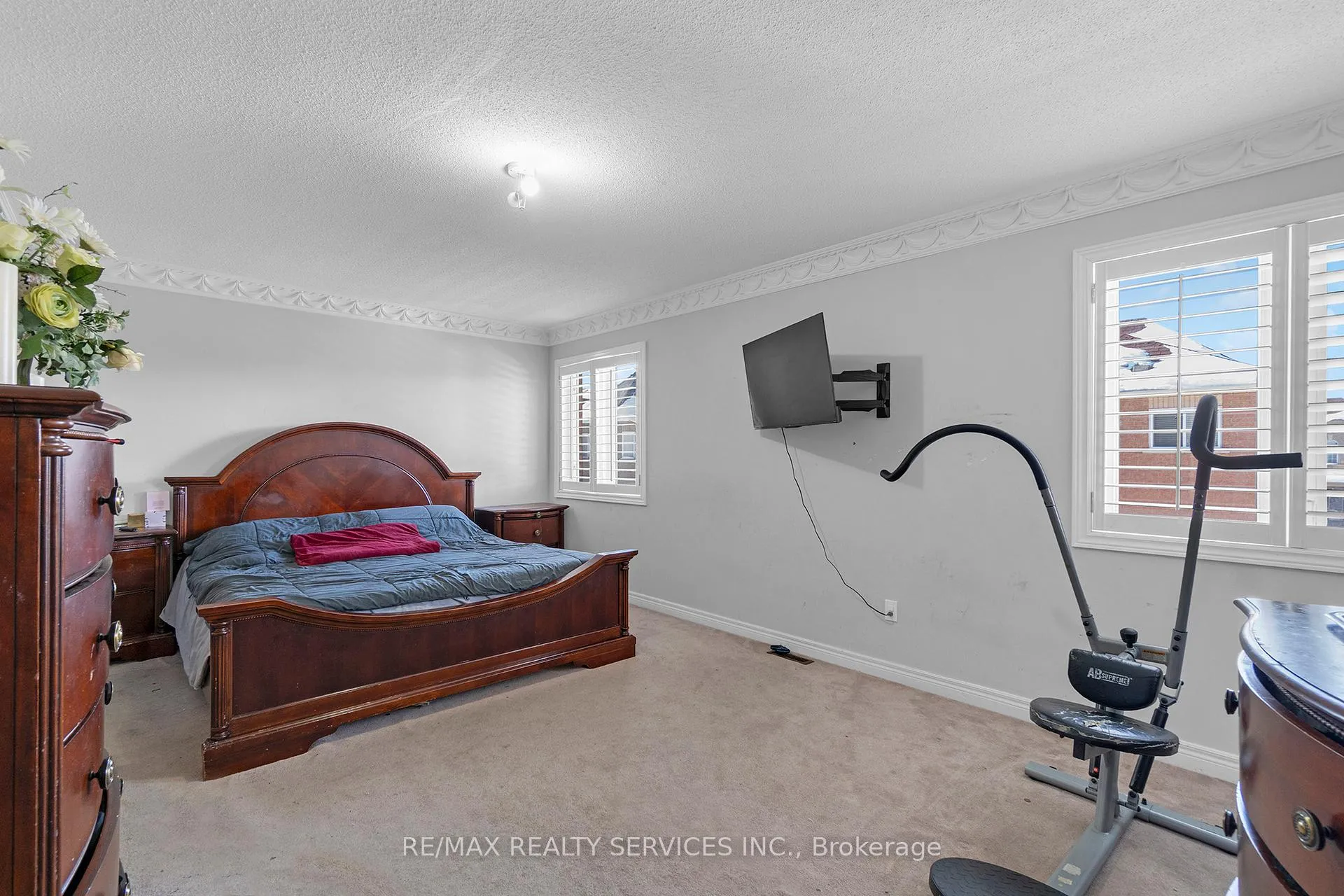 Photo 23 of 43 Masters Green Crescent, Brampton, Snelgrove — HOMEH