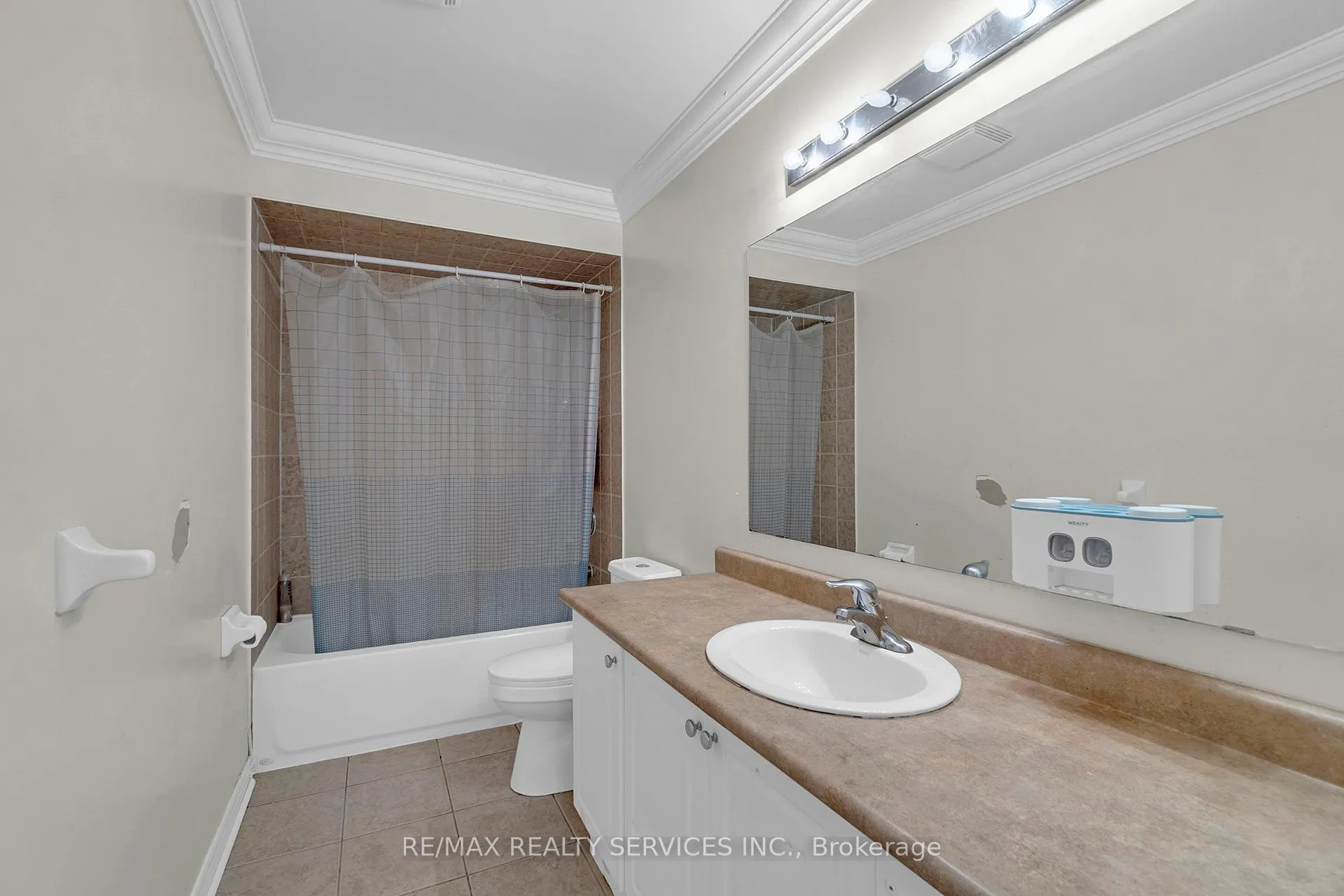 Photo 31 of 43 Masters Green Crescent, Brampton, Snelgrove — HOMEH