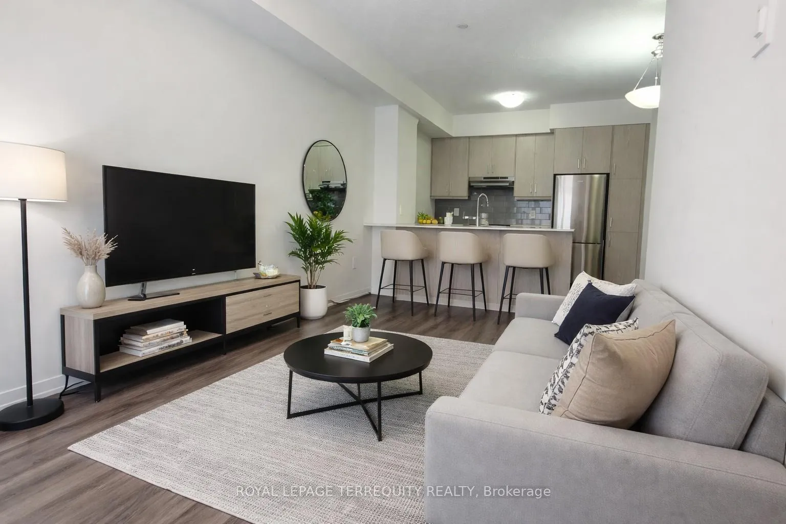 Photo 2 of Unit 33, 21 Honeycrisp Crescent, Vaughan, Vaughan Corporate Centre — HOMEH