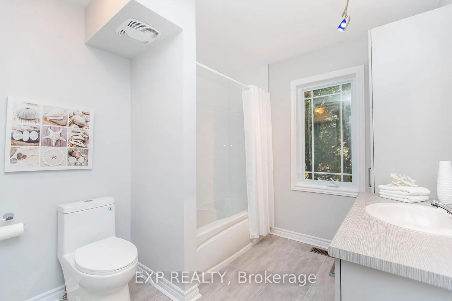 Photo 17 of Unit A, 183 Kipp Street, Ottawa, Vanier — HOMEH