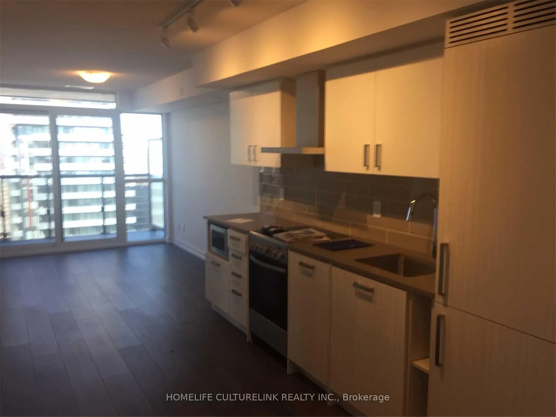 Photo 2 of Unit 1805, 125 Redpath Avenue, Toronto, Mount Pleasant West — HOMEH