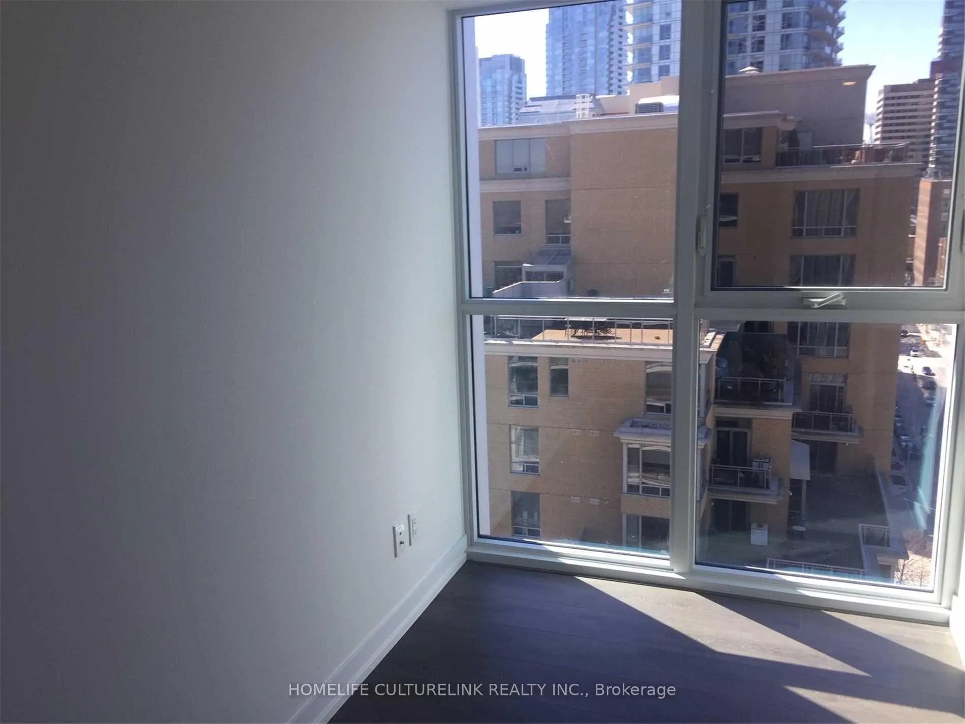 Photo 4 of Unit 1805, 125 Redpath Avenue, Toronto, Mount Pleasant West — HOMEH