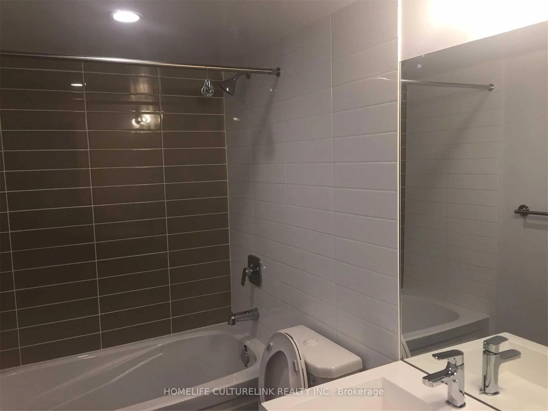 Photo 5 of Unit 1805, 125 Redpath Avenue, Toronto, Mount Pleasant West — HOMEH