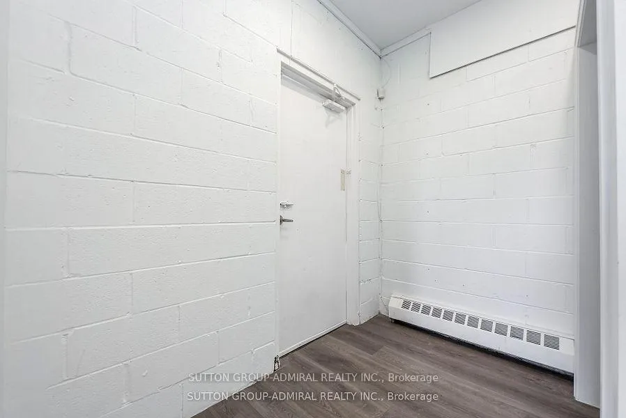 Photo 3 of Unit Upper 2, 1930 Queen Street E, Toronto, The Beaches — HOMEH