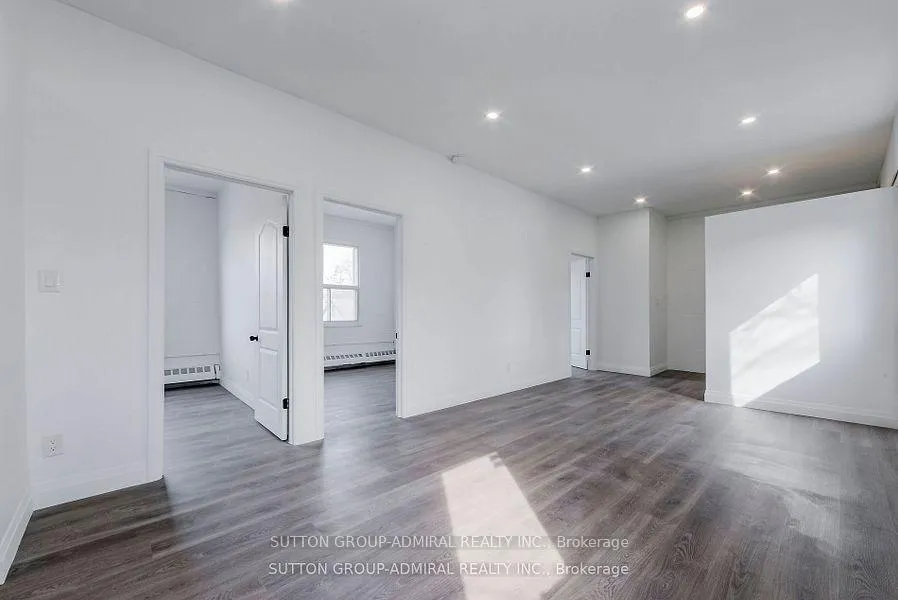 Photo 6 of Unit Upper 2, 1930 Queen Street E, Toronto, The Beaches — HOMEH