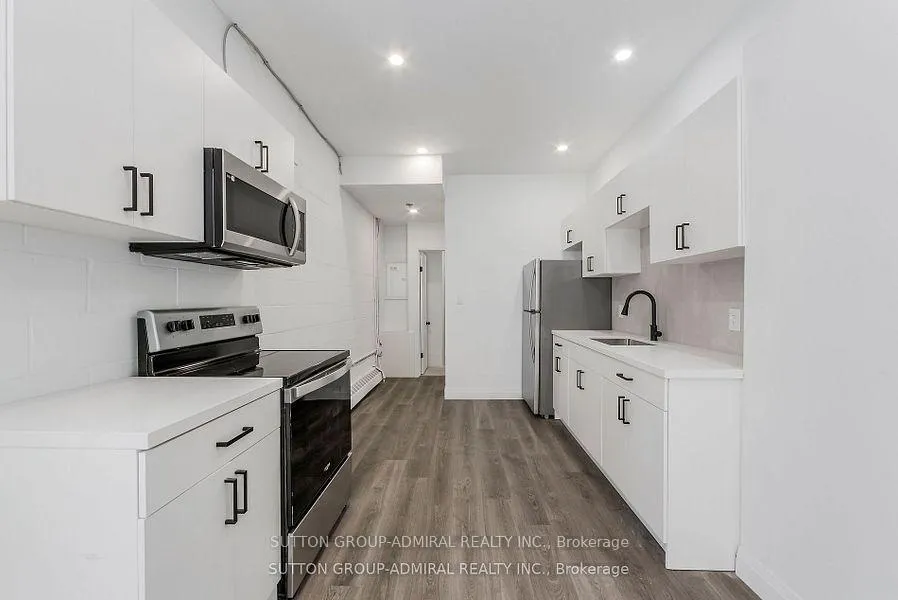 Photo 8 of Unit Upper 2, 1930 Queen Street E, Toronto, The Beaches — HOMEH