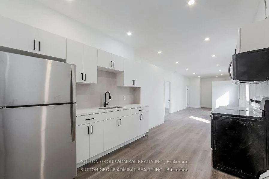 Photo 10 of Unit Upper 2, 1930 Queen Street E, Toronto, The Beaches — HOMEH