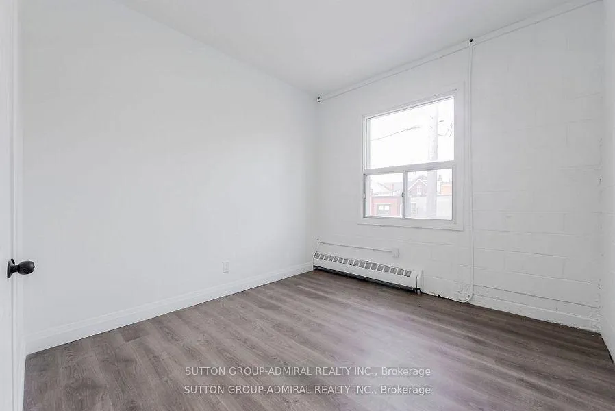 Photo 12 of Unit Upper 2, 1930 Queen Street E, Toronto, The Beaches — HOMEH