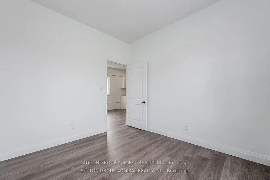 Photo 15 of Unit Upper 2, 1930 Queen Street E, Toronto, The Beaches — HOMEH