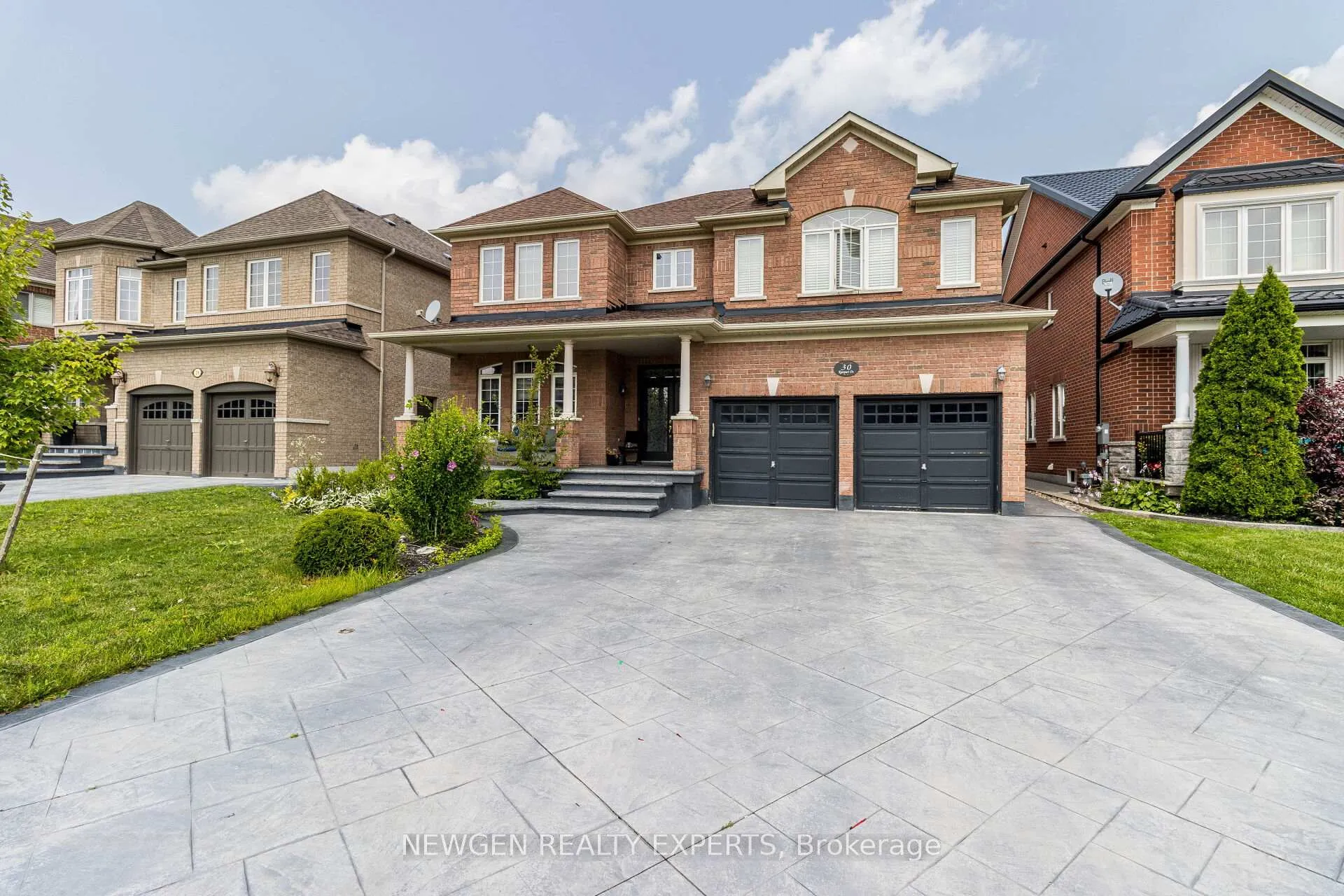 Photo 1 of 30 Rampart Drive, Brampton, Vales of Castlemore North — HOMEH