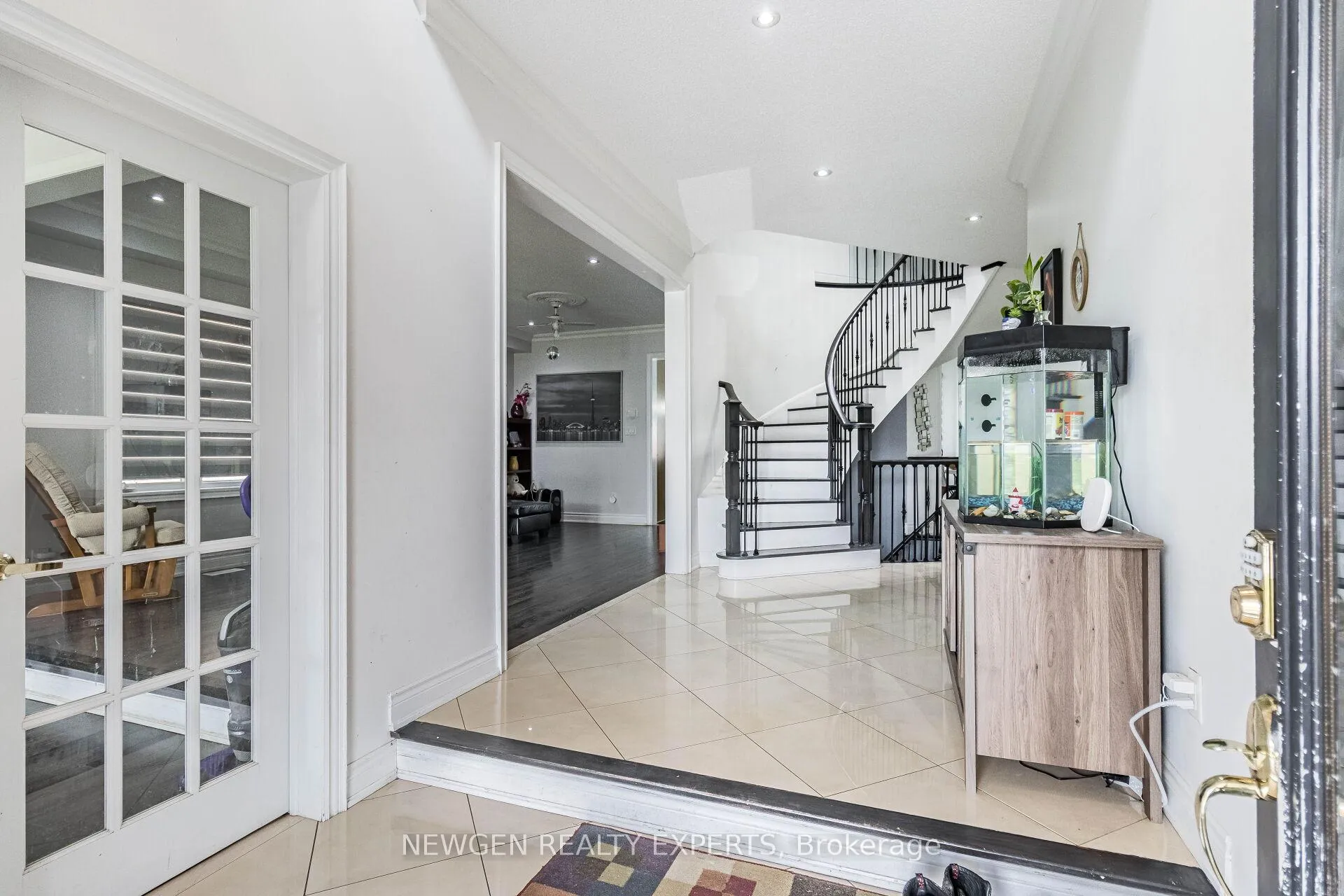 Photo 6 of 30 Rampart Drive, Brampton, Vales of Castlemore North — HOMEH