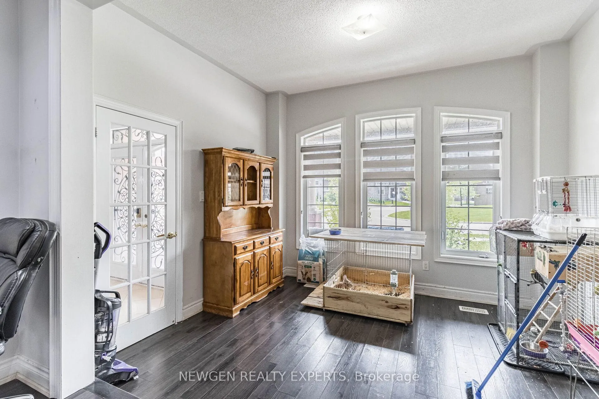 Photo 9 of 30 Rampart Drive, Brampton, Vales of Castlemore North — HOMEH