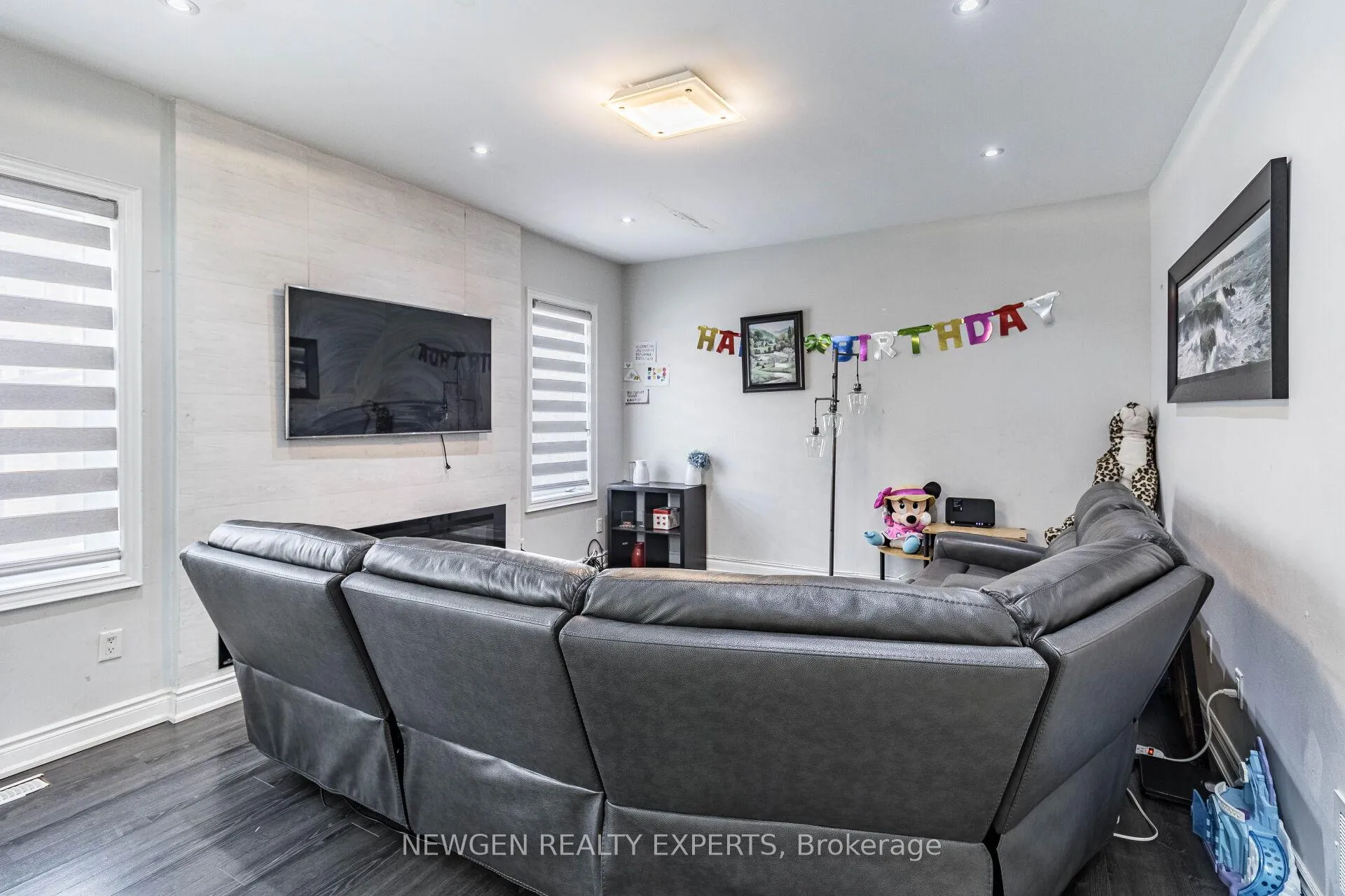 Photo 14 of 30 Rampart Drive, Brampton, Vales of Castlemore North — HOMEH