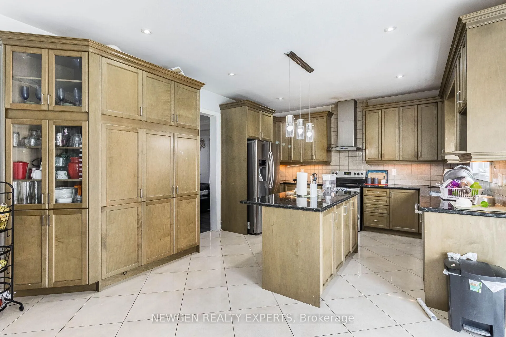 Photo 18 of 30 Rampart Drive, Brampton, Vales of Castlemore North — HOMEH