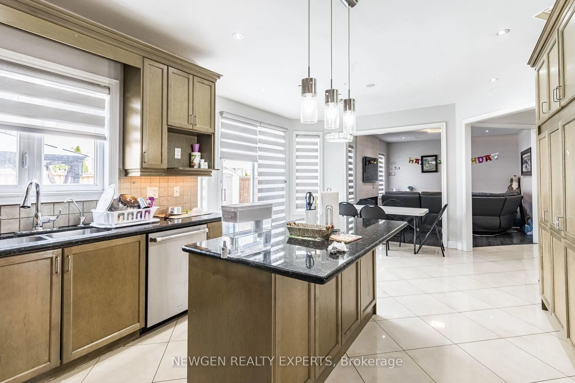 Photo 20 of 30 Rampart Drive, Brampton, Vales of Castlemore North — HOMEH