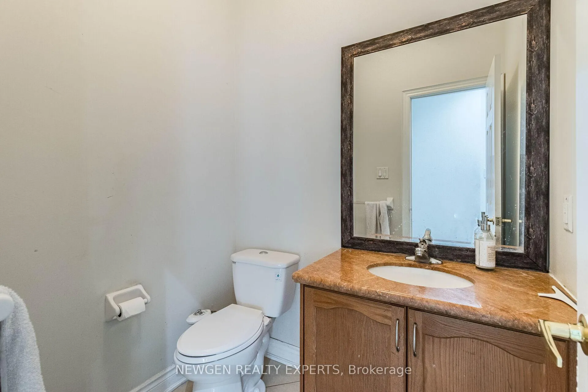 Photo 23 of 30 Rampart Drive, Brampton, Vales of Castlemore North — HOMEH
