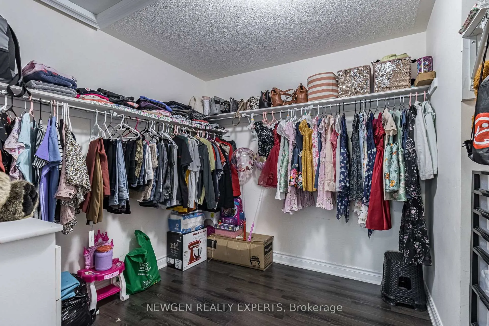 Photo 31 of 30 Rampart Drive, Brampton, Vales of Castlemore North — HOMEH