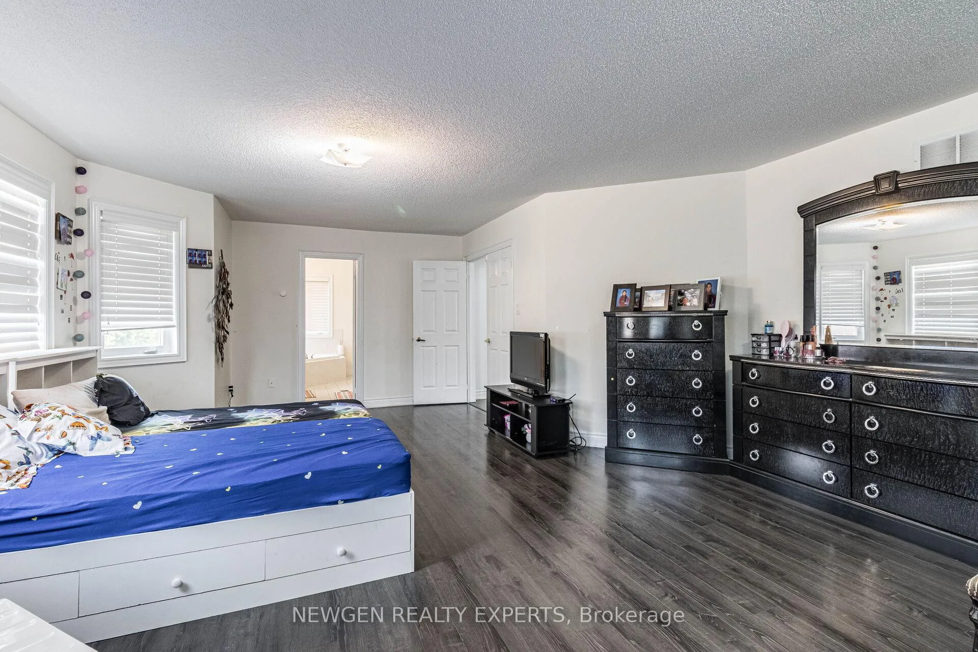 Photo 32 of 30 Rampart Drive, Brampton, Vales of Castlemore North — HOMEH