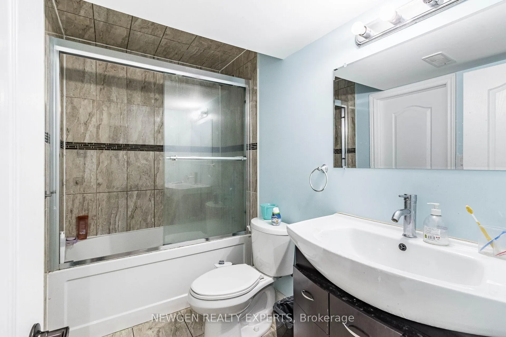 Photo 45 of 30 Rampart Drive, Brampton, Vales of Castlemore North — HOMEH