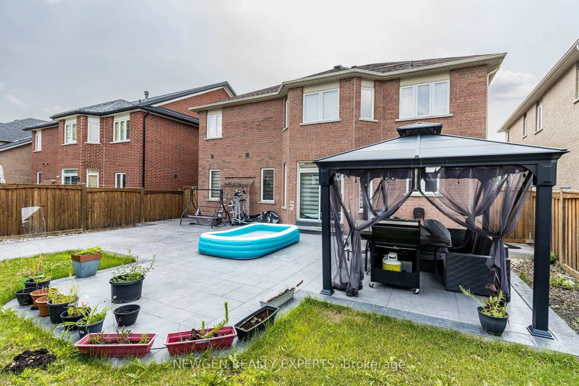 Photo 48 of 30 Rampart Drive, Brampton, Vales of Castlemore North — HOMEH