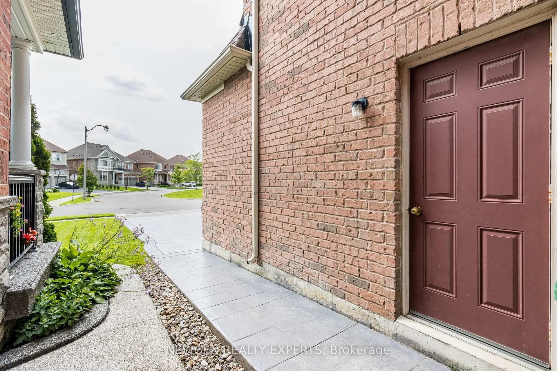 Photo 50 of 30 Rampart Drive, Brampton, Vales of Castlemore North — HOMEH