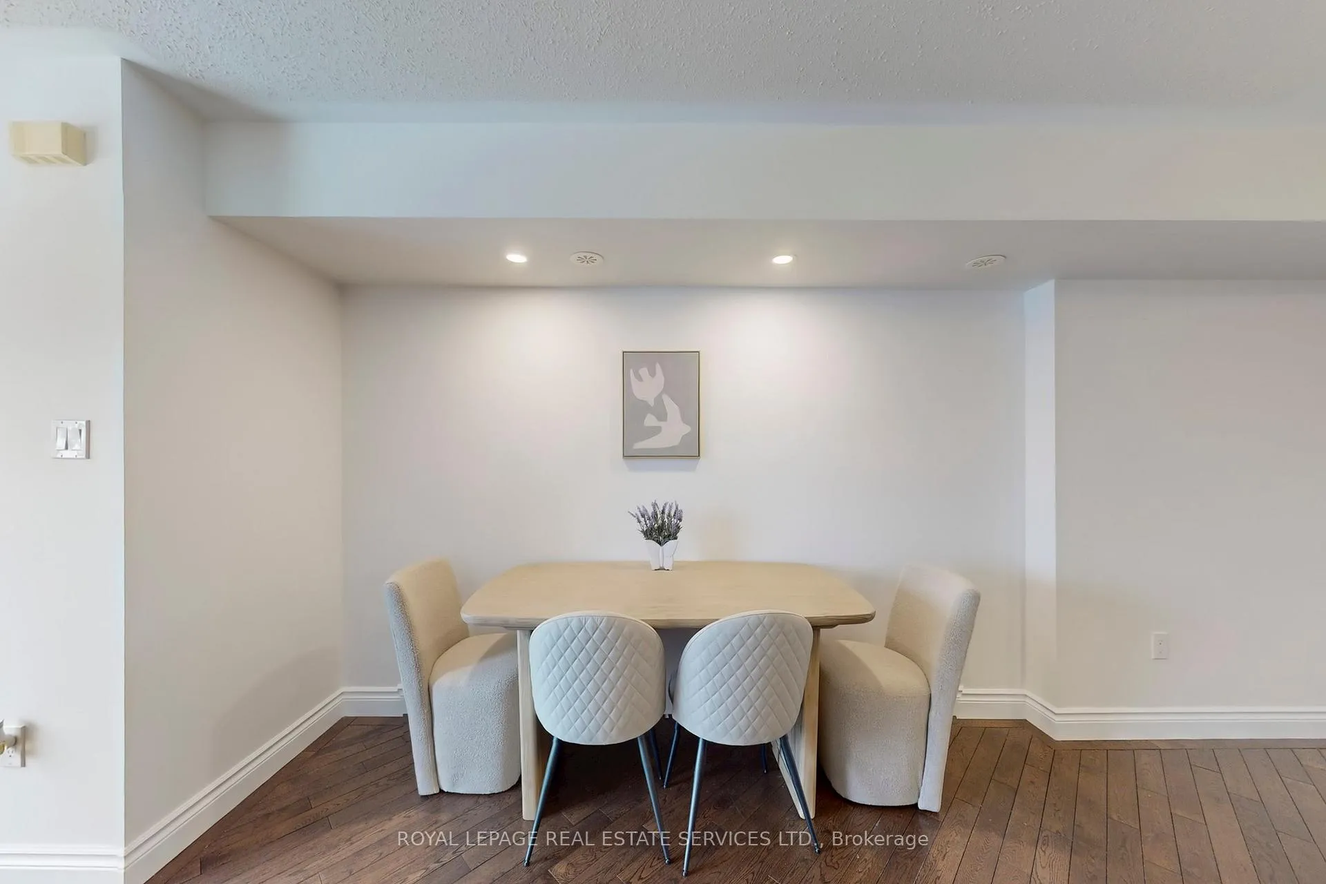 Photo 8 of 158 Kingston Road W, Ajax, Central — HOMEH