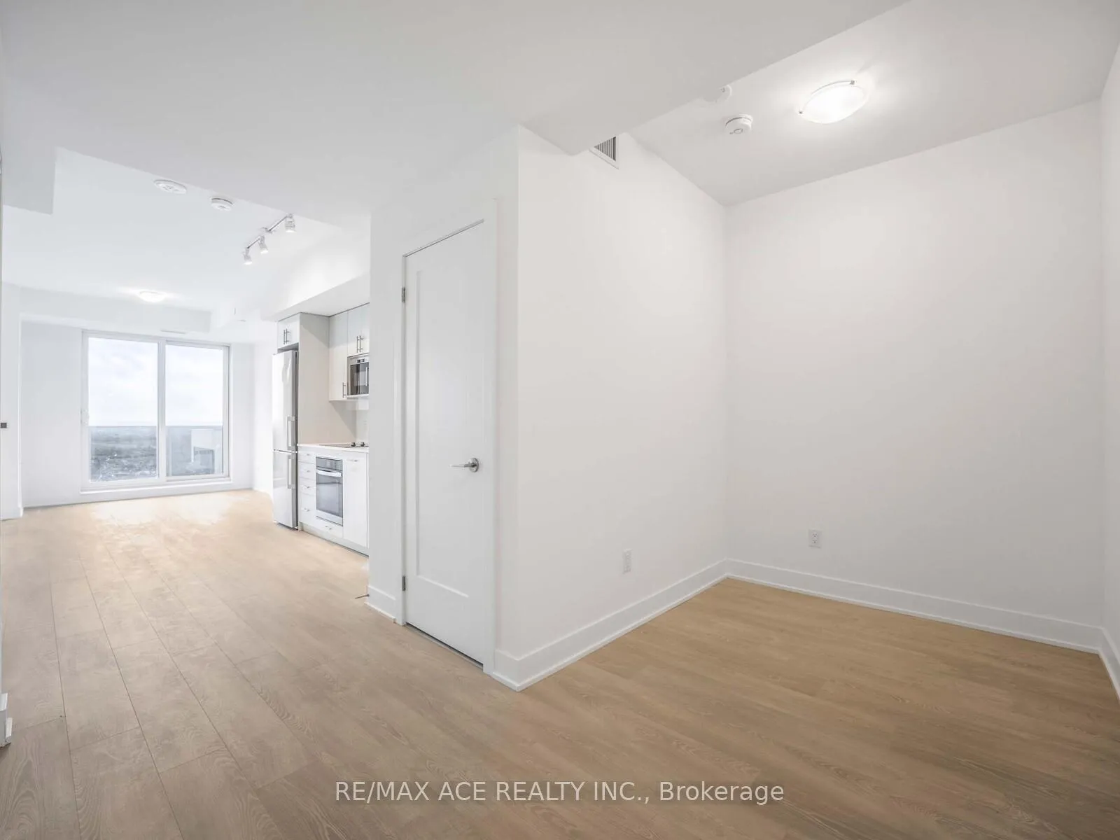 Photo 5 of Unit PH 12, 2545 Simcoe Street N, Oshawa, Windfields — HOMEH