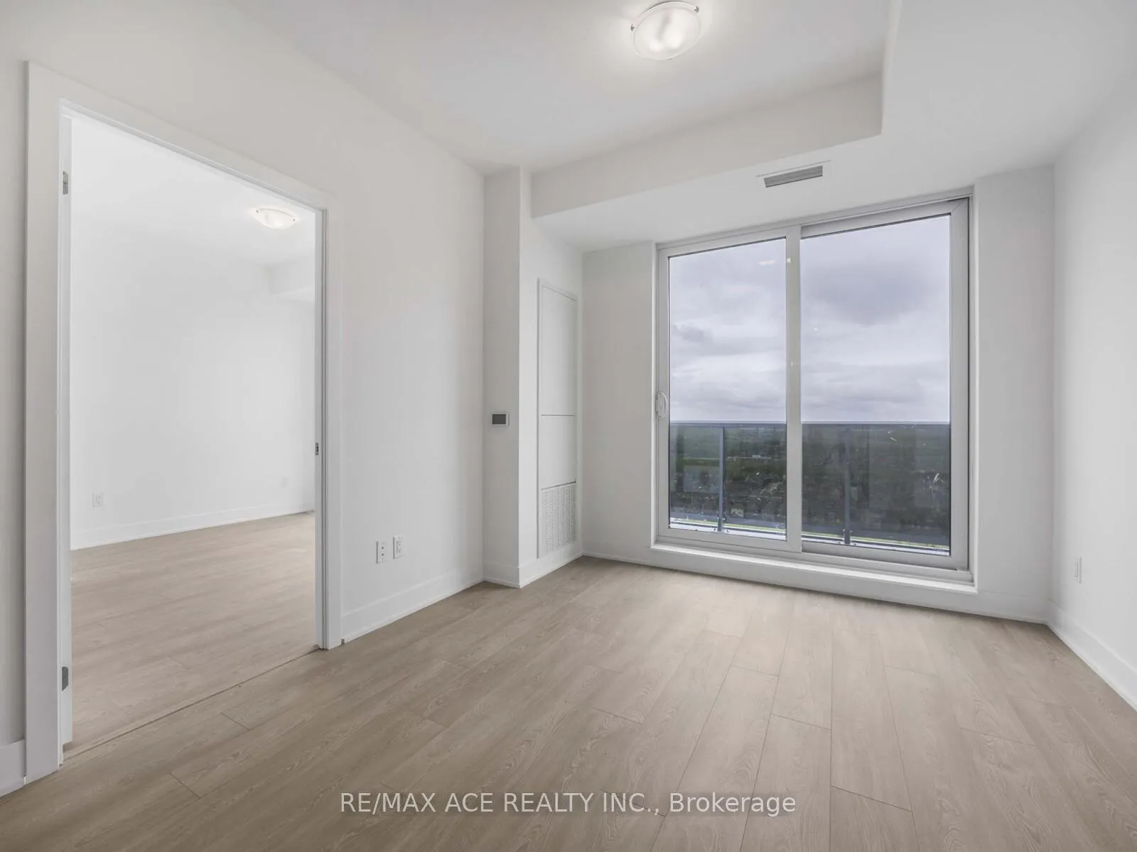 Photo 10 of Unit PH 12, 2545 Simcoe Street N, Oshawa, Windfields — HOMEH
