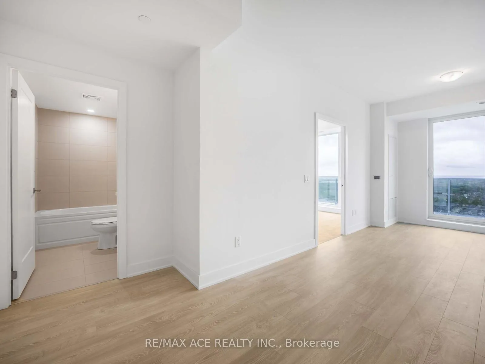 Photo 15 of Unit PH 12, 2545 Simcoe Street N, Oshawa, Windfields — HOMEH
