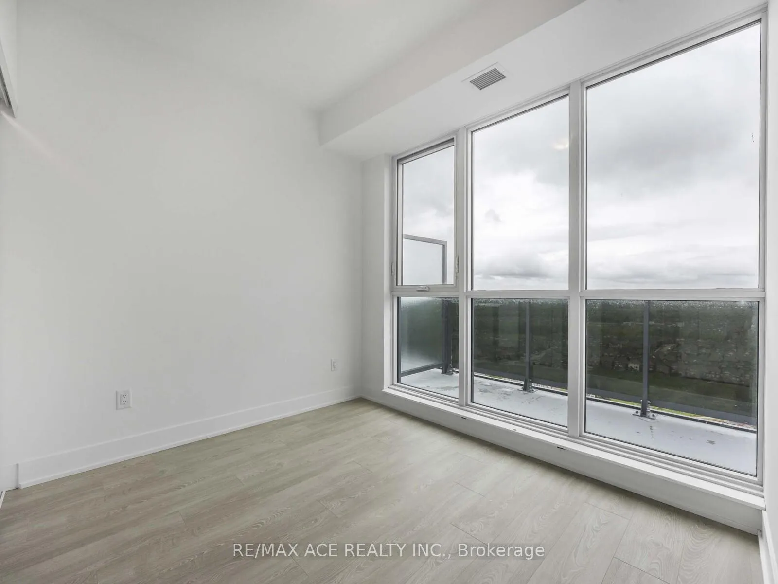Photo 17 of Unit PH 12, 2545 Simcoe Street N, Oshawa, Windfields — HOMEH