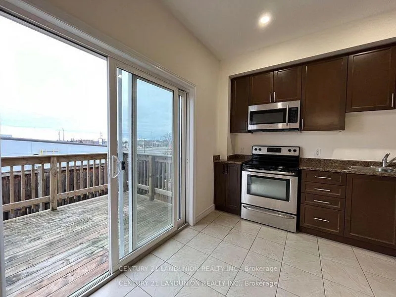 Photo 13 of 56 Bloom Crescent, Hamilton, Hannon — HOMEH