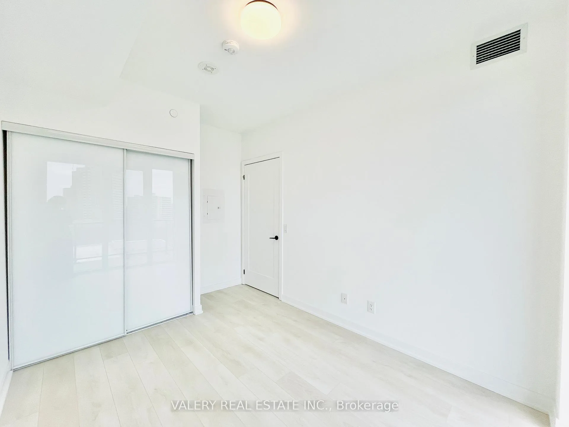 Photo 7 of 5 Defries Street, Toronto, Regent Park — HOMEH