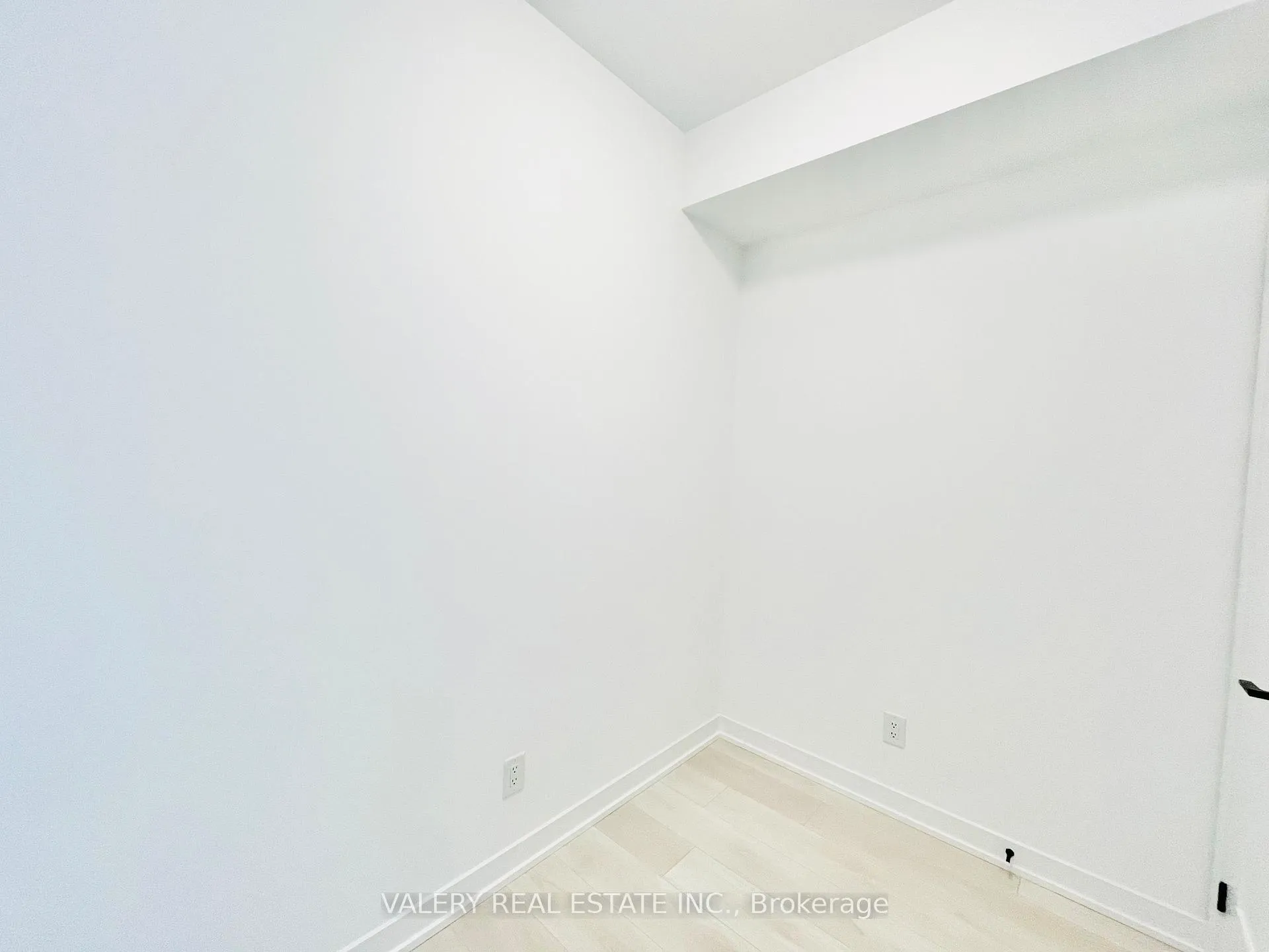 Photo 10 of 5 Defries Street, Toronto, Regent Park — HOMEH
