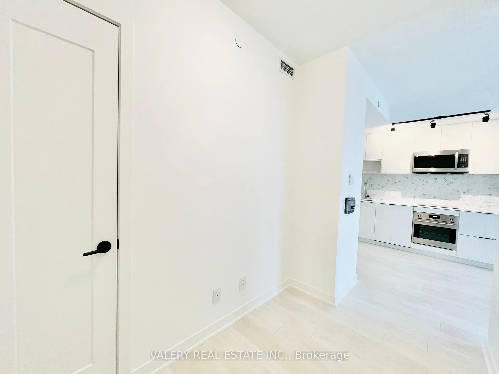 Photo 11 of 5 Defries Street, Toronto, Regent Park — HOMEH
