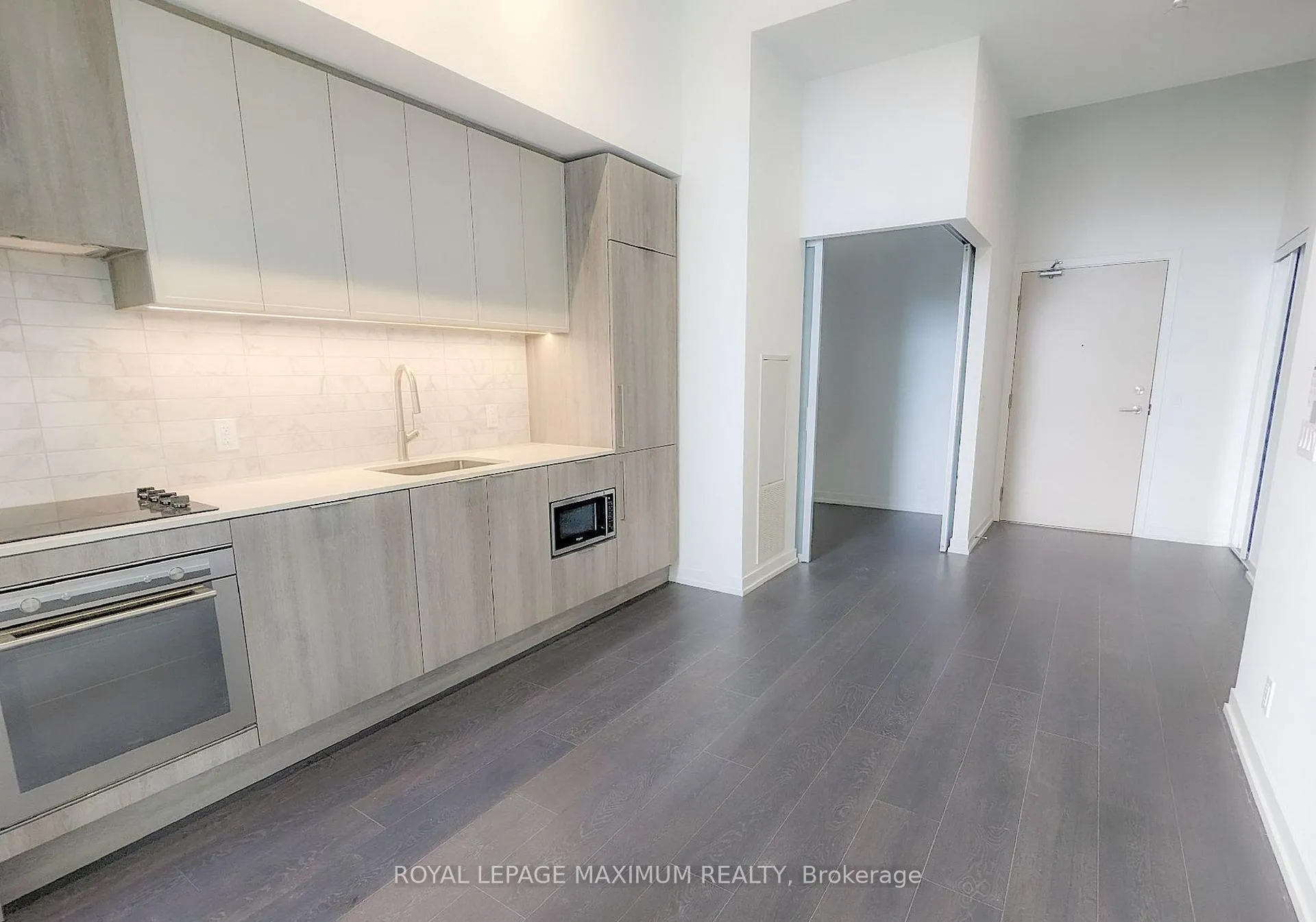 Photo 5 of Unit 201, 2020 Bathurst Street, Toronto, Humewood-Cedarvale — HOMEH