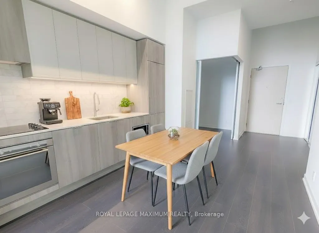 Photo 6 of Unit 201, 2020 Bathurst Street, Toronto, Humewood-Cedarvale — HOMEH
