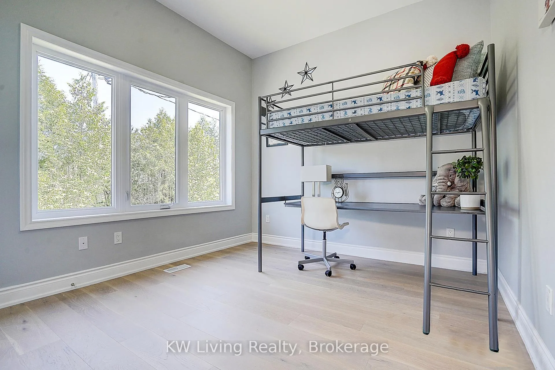 Photo 10 of 15 Farley Circle, Georgina, Historic Lakeshore Communities — HOMEH