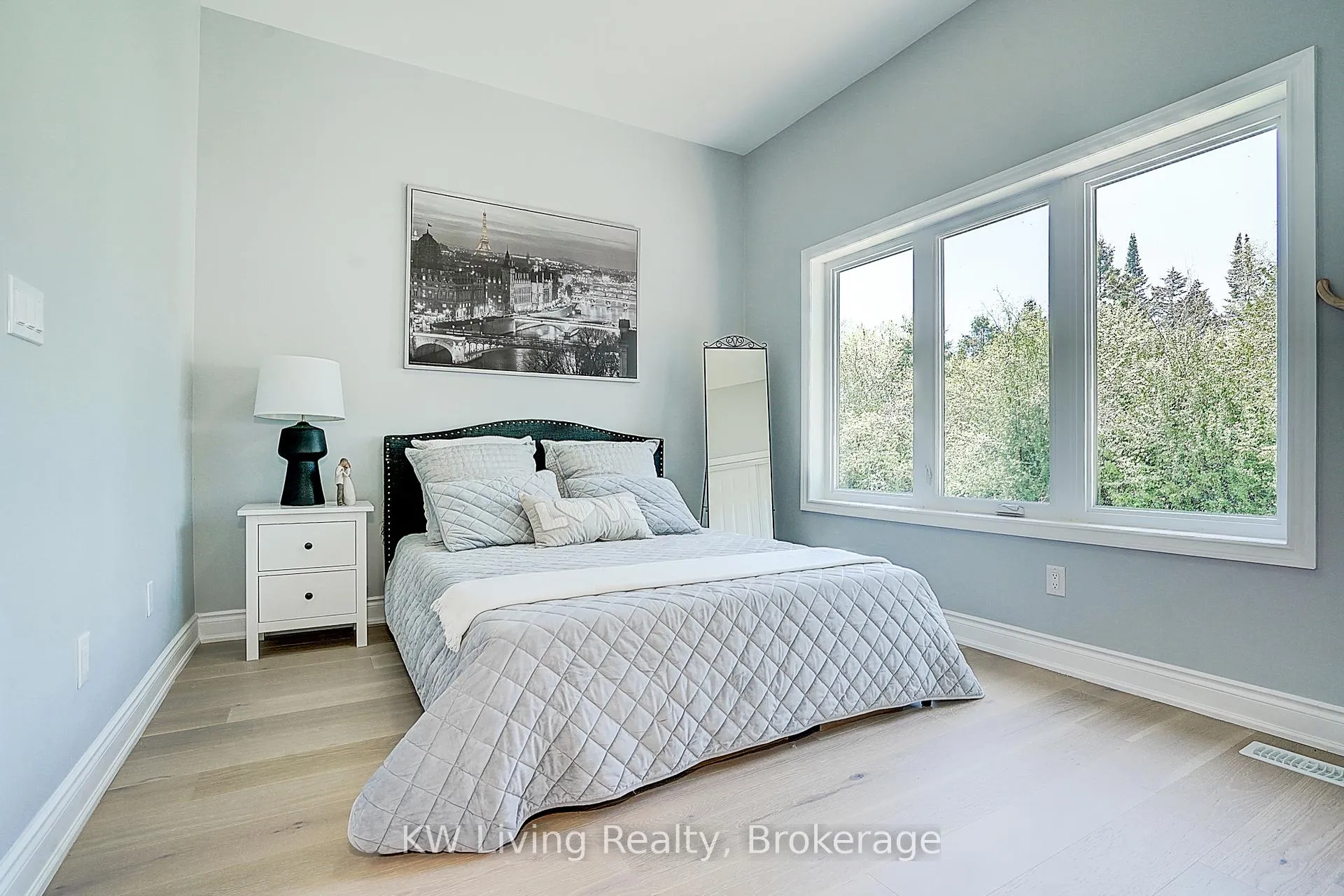 Photo 14 of 15 Farley Circle, Georgina, Historic Lakeshore Communities — HOMEH