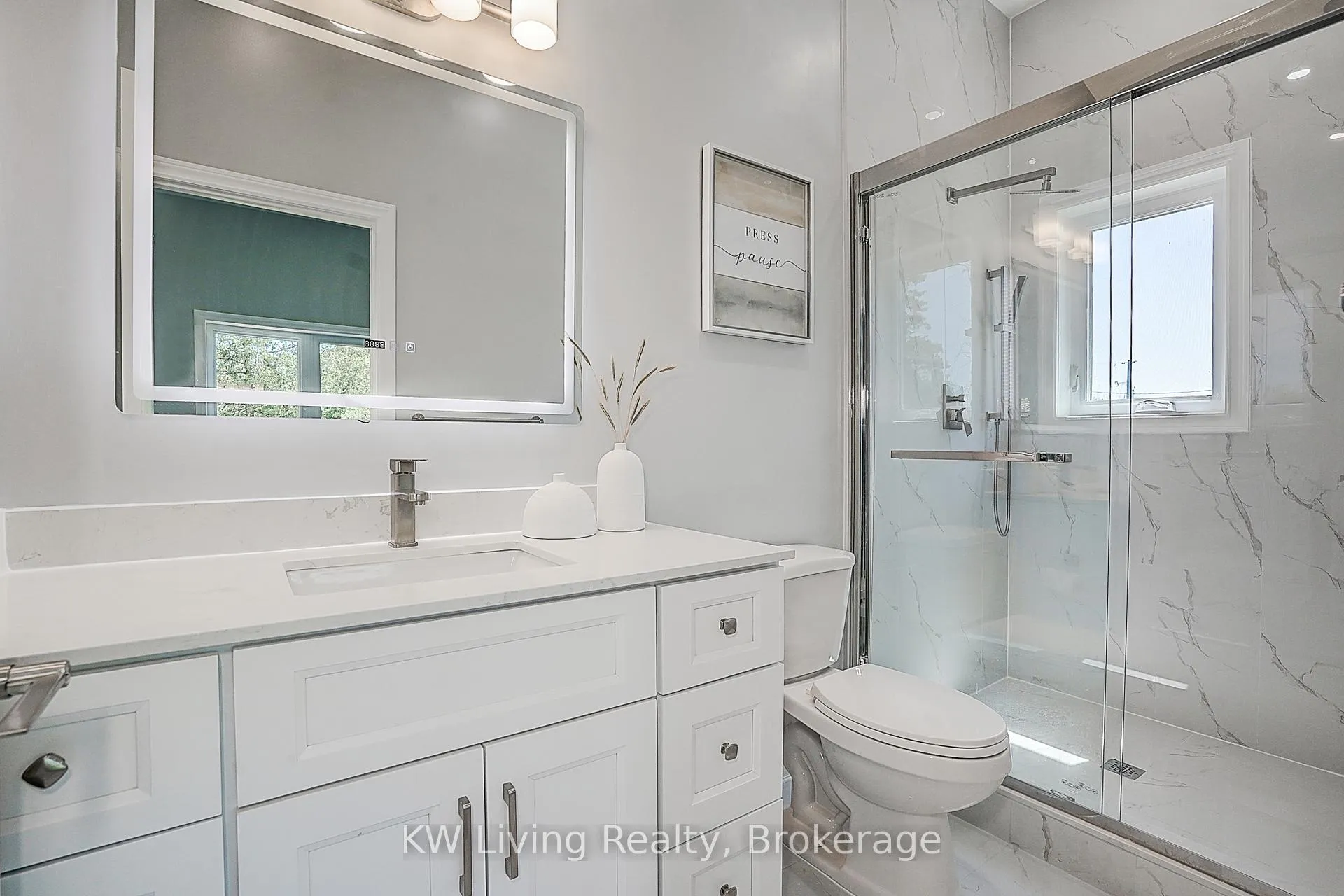 Photo 17 of 15 Farley Circle, Georgina, Historic Lakeshore Communities — HOMEH