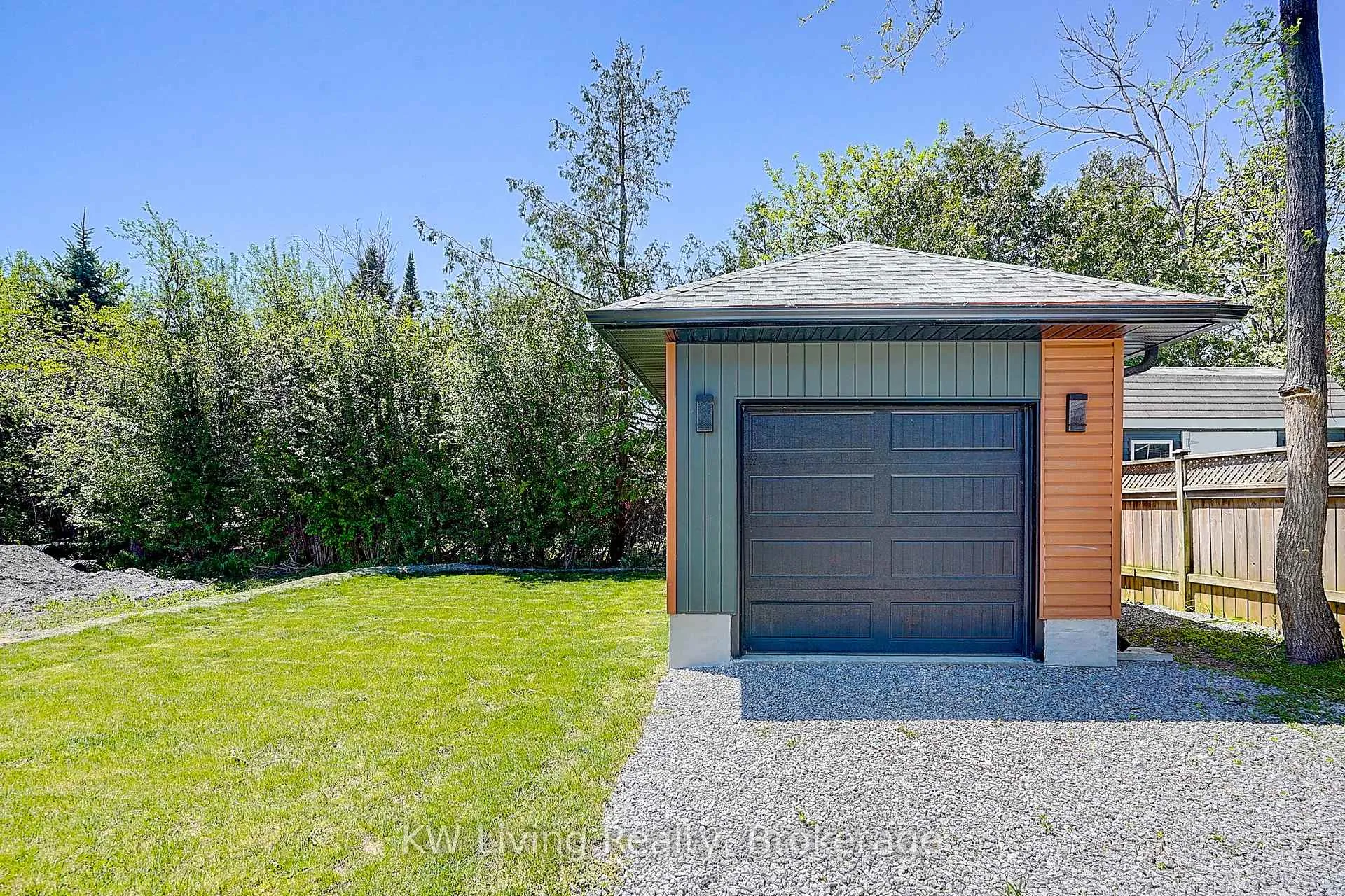 Photo 37 of 15 Farley Circle, Georgina, Historic Lakeshore Communities — HOMEH