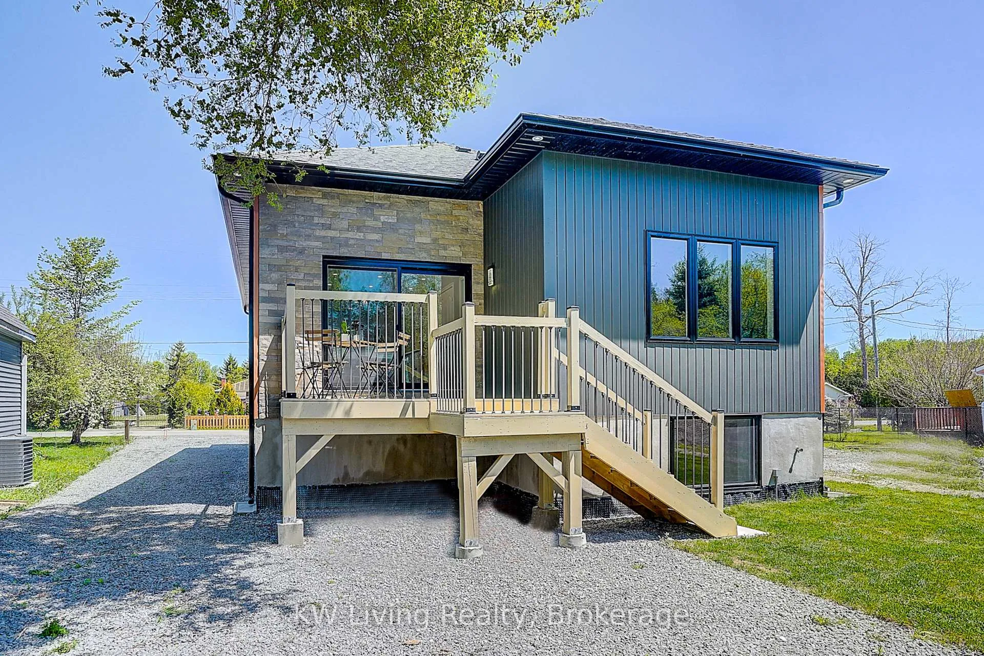 Photo 39 of 15 Farley Circle, Georgina, Historic Lakeshore Communities — HOMEH