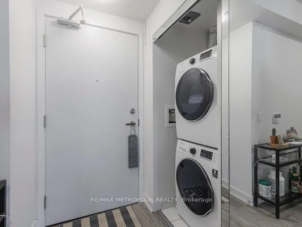 Photo 16 of Unit 711, 195 Redpath Avenue, Toronto, Mount Pleasant West — HOMEH