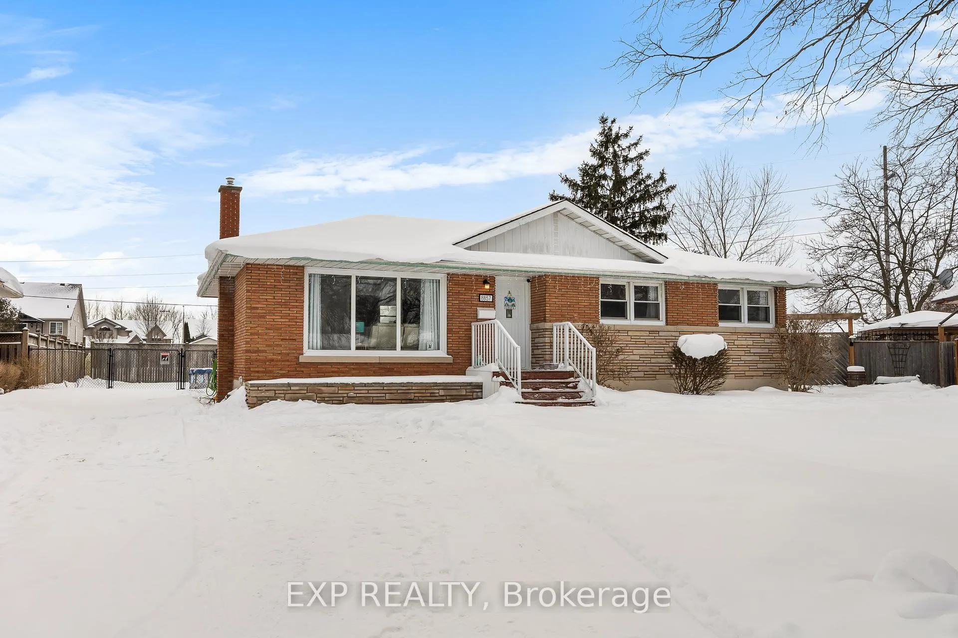 Photo 2 of 8857 Banting Avenue, Niagara Falls, Chippawa — HOMEH