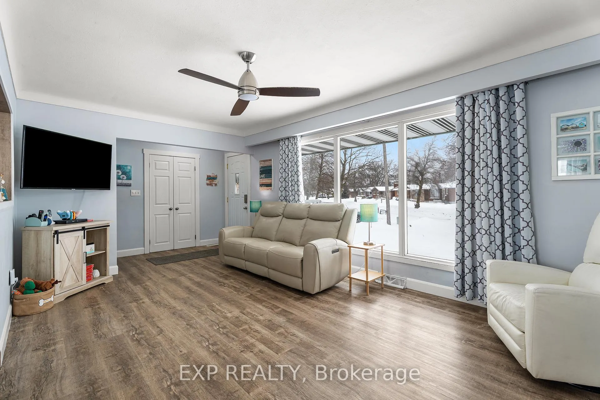 Photo 3 of 8857 Banting Avenue, Niagara Falls, Chippawa — HOMEH