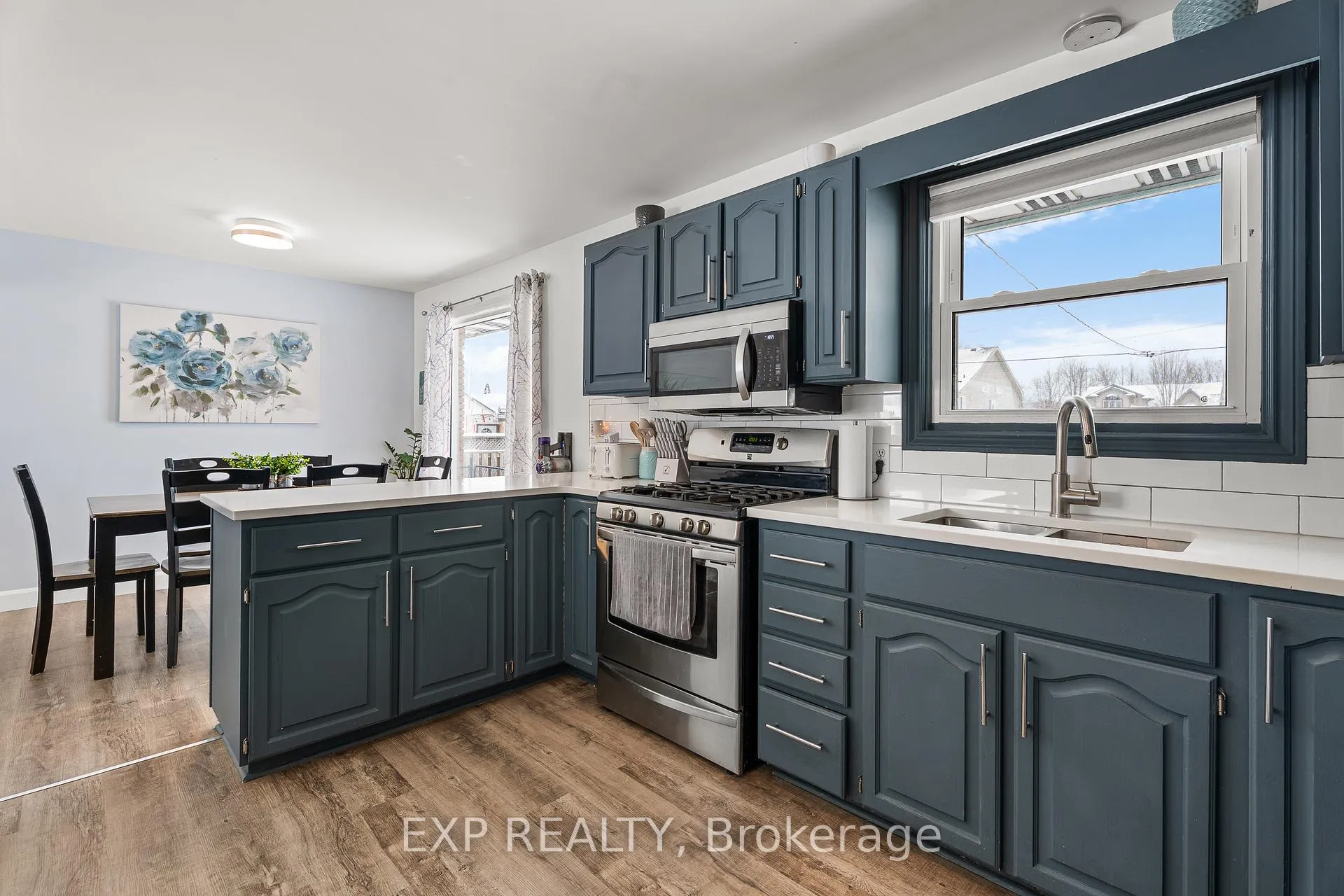 Photo 7 of 8857 Banting Avenue, Niagara Falls, Chippawa — HOMEH